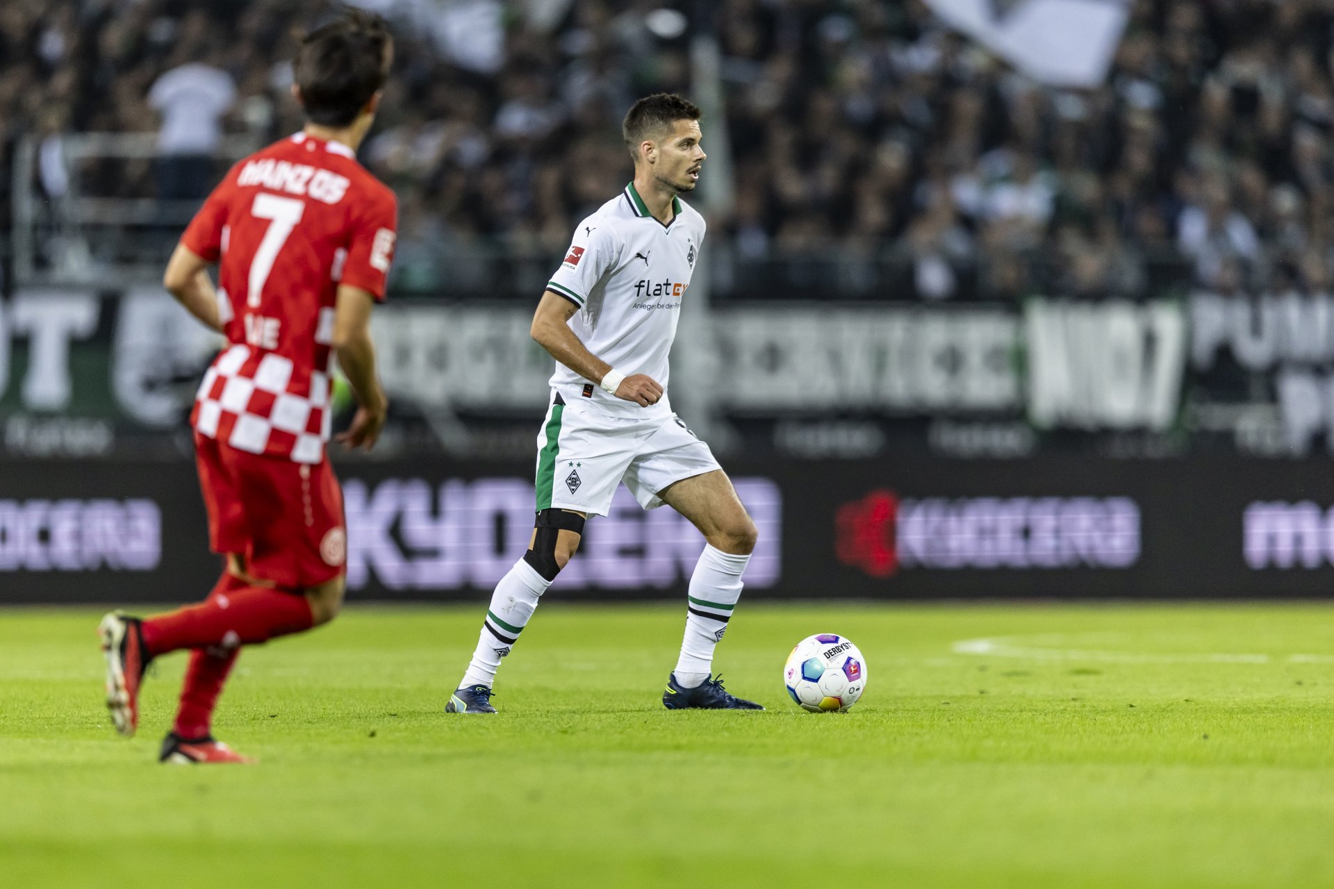 Stimme: Julian Weigl - FohlenTV